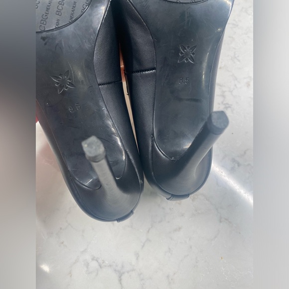 BCBG Harlia black leather pointy toe heels - Picture 9 of 14